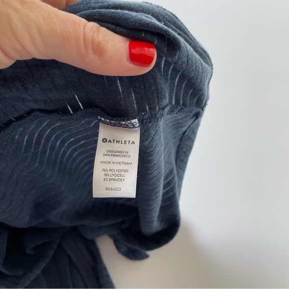 Athleta Tank Top Essence Cross Back Stripe Heather Sleeveless Stretch Navy Blue - Picture 9 of 11